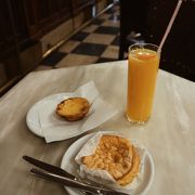 クラシカルな雰囲気で味わうポルトガルのスイーツ