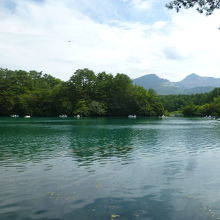 探勝路からみる毘沙門沼