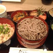 松江駅構内の出雲そばの店のひとつ