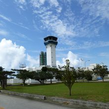 ターミナルと管制塔