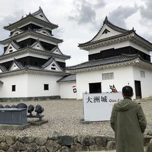 天守は復元だが美しい