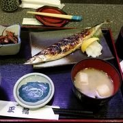 魚が美味しい行列の定食屋