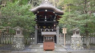 源氏の旗に因む神社