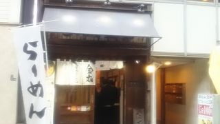 濃厚な豚骨のスープは美味しい