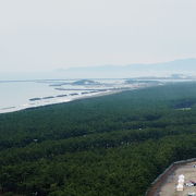 一ツ葉有料道路の先に広がっている海岸