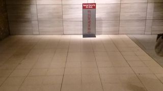 新しくきれいなビル