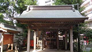 全体に未だ新しく見えるが歴史ある神社です