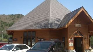 周囲にいろんな施設があります