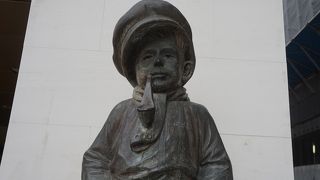 港町横浜のバタ臭い雰囲気がよく出ている