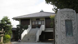 ちり１つ落ちていないお寺さんです。