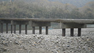 橋脚が３本あります