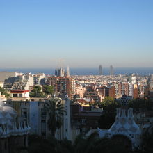 広場（テラス）から見たバルセロナ市内で～す！！