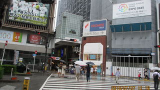 ミナミでもっともにぎわうアーケード街