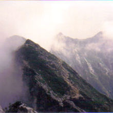 鑓からⅠⅡ峰、ガスってる