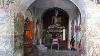 ひっそりとした緑豊かなお寺です