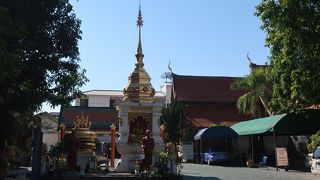 占いで有名なお寺です