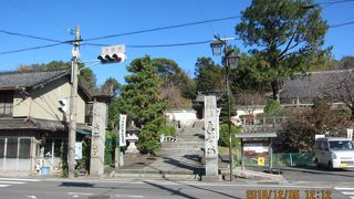 知多四国第７２番札所のお寺です。