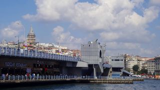 橋ですが観光地でもあります。