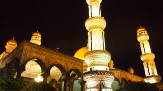 ライトアップがオススメだが、交通手段の確保が必要