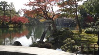 紅葉の季節の兼六園も綺麗です。