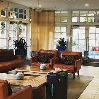 ロビーも綺麗！外観は工事中