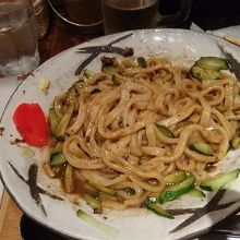 じゃじゃ麺はしっかりよく混ぜてから食べます