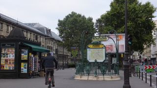 サクレ・クール寺院の最寄り駅