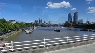 屋上には無料で上がれるので展望できるとのこ