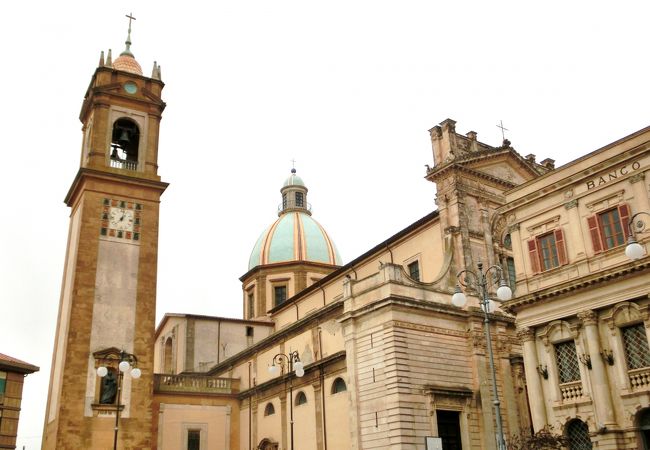 イタリア　ドゥオーモ タオルミーナ大聖堂とドゥオモ前広場 | アーモイタリア