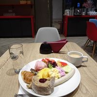 地下フロアで、朝食をいただきます。