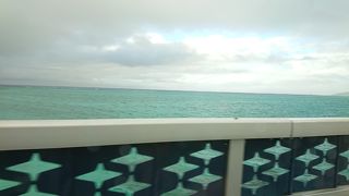 橋の上に展望場所あり