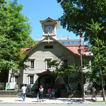 青い空にもあいます