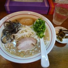 極醤油らーめん