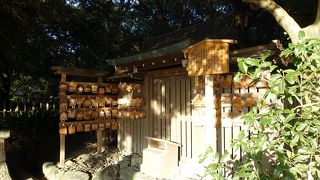 たくさんの絵馬が