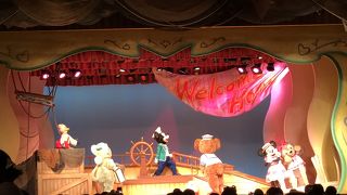 可愛いダッフィーたちのショー