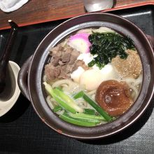 1番のおすすめは鍋焼きうどん