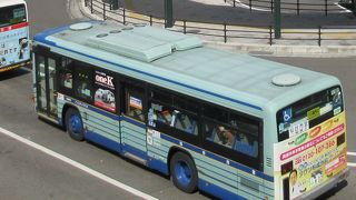 街の風景を楽しみながらの移動なら地下鉄よりバスですね。