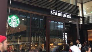 おしゃれなスタバ