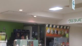 池袋東武に入っているジュース＆ソフトクリームのお店です