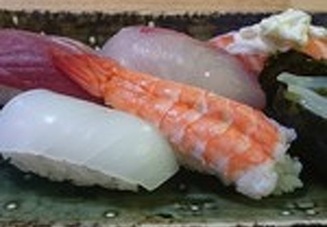 ボリューム満点の寿司ランチ