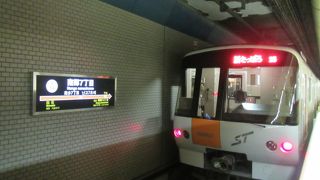 新さっぽろ側出口を出ると、洋菓子のもりもとや、しろくまのクレープ！