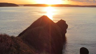 アゼチの岬から感動的な夕日とともに