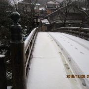 木造の太鼓橋