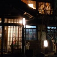 夜になるとこんなに素敵な宿に。