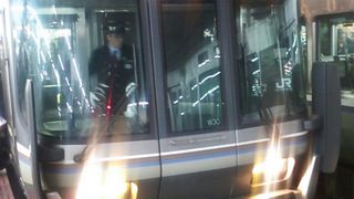 2016年12月26日の大阪18時23分発快速長浜行きの様子