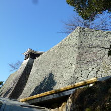 高くてきれいな石垣