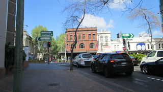ダーリングハーストのビルズの最寄駅