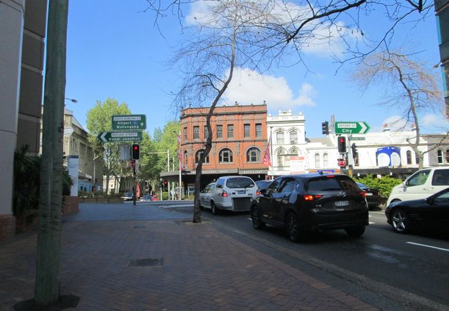 ダーリングハーストのビルズの最寄駅