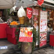 おしゃれなオープンカフェ