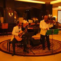 ジャズ演奏を聴きながら、バータイム。